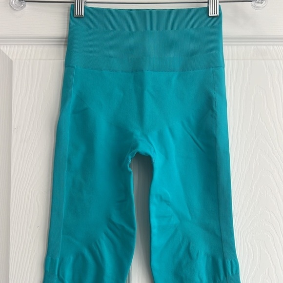 Lululemon Zone Crop (21") Seamless Leggings in Peacock Blue size 4 - Picture 6 of 13